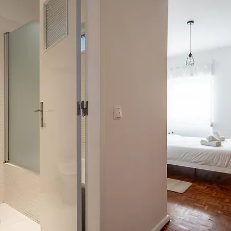 Spacious 3 Bedroom In The Heart Of Arroios Apartment Lisbon