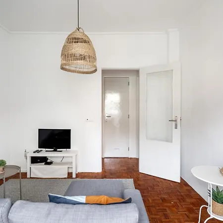Spacious 3 Bedroom In The Heart Of Arroios