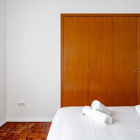 Apartment Spacious 3 Bedroom In The Heart Of Arroios Lisbon