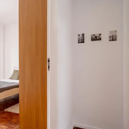 Apartment Spacious 3 Bedroom In The Heart Of Arroios
